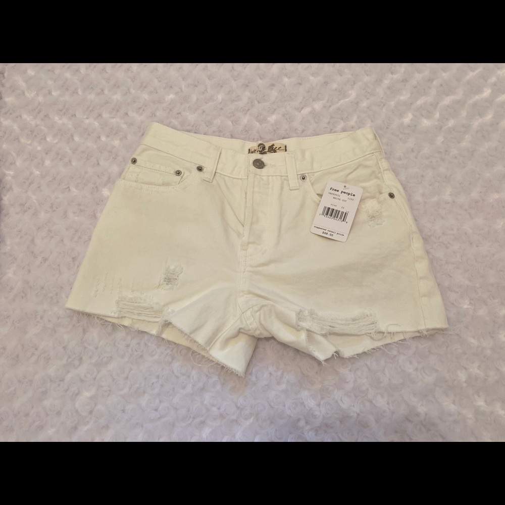 Free People Sofia White Distressed Shorts - 26 - Picture 3 of 13